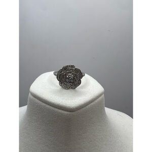 Women's swarovski crystal Ring Size 9 Silver camelia 925 Sterling Silver